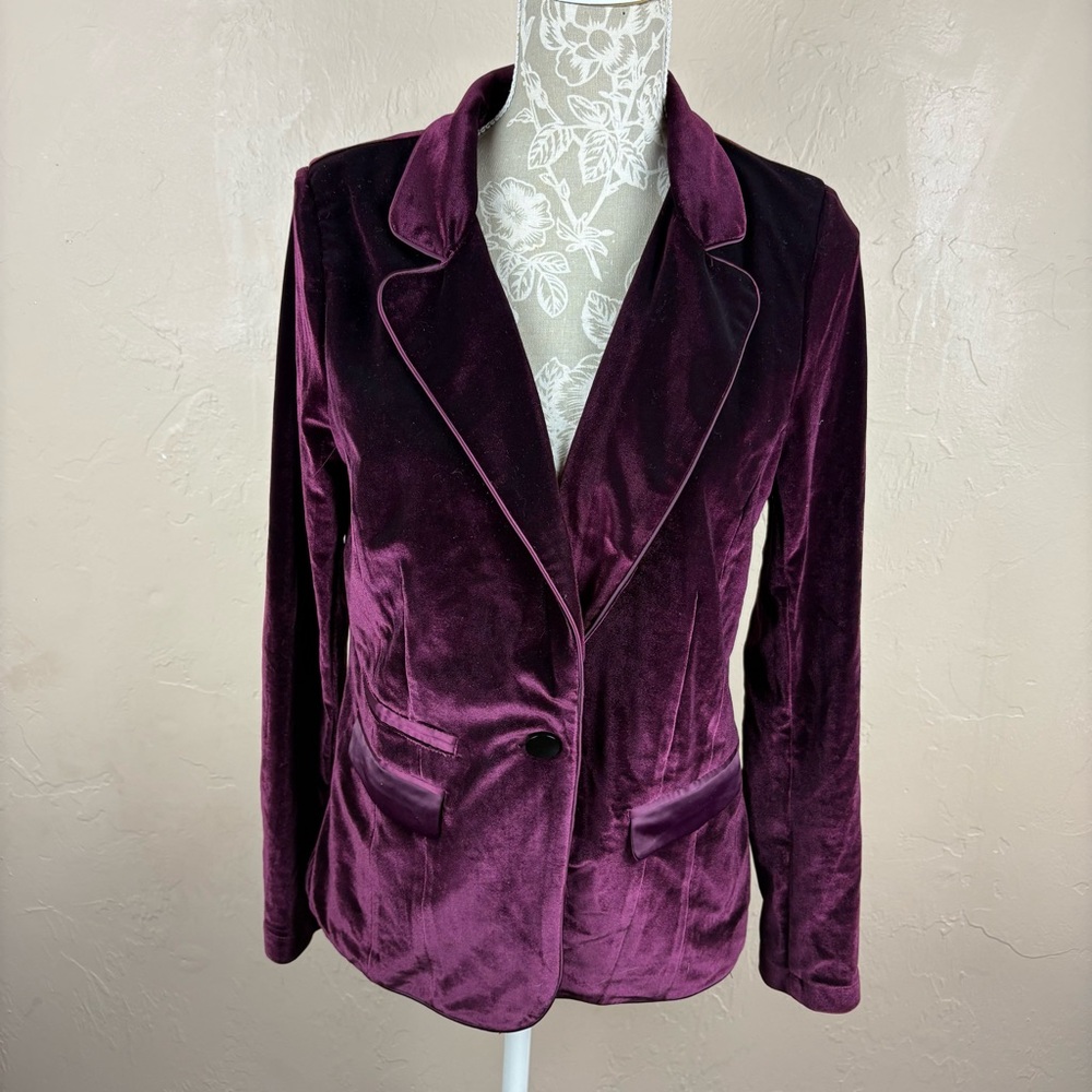 Fate Purple Velvet Blazer Women’s size Small